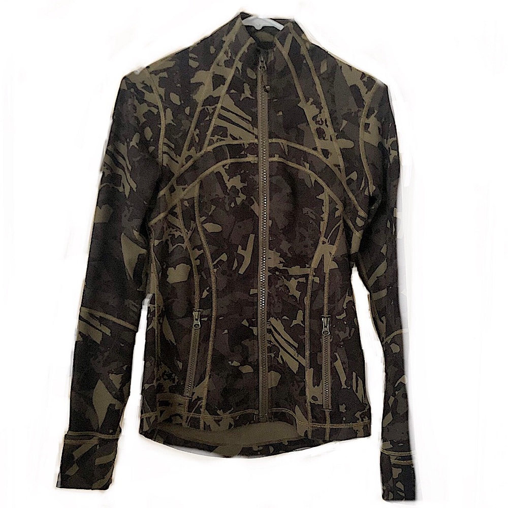 Lululemon athletica define jacket. Size 6 and in good condition.